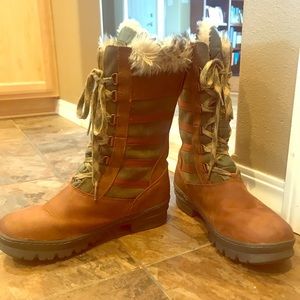 Warm slip-proof, insulated KEEN Boots